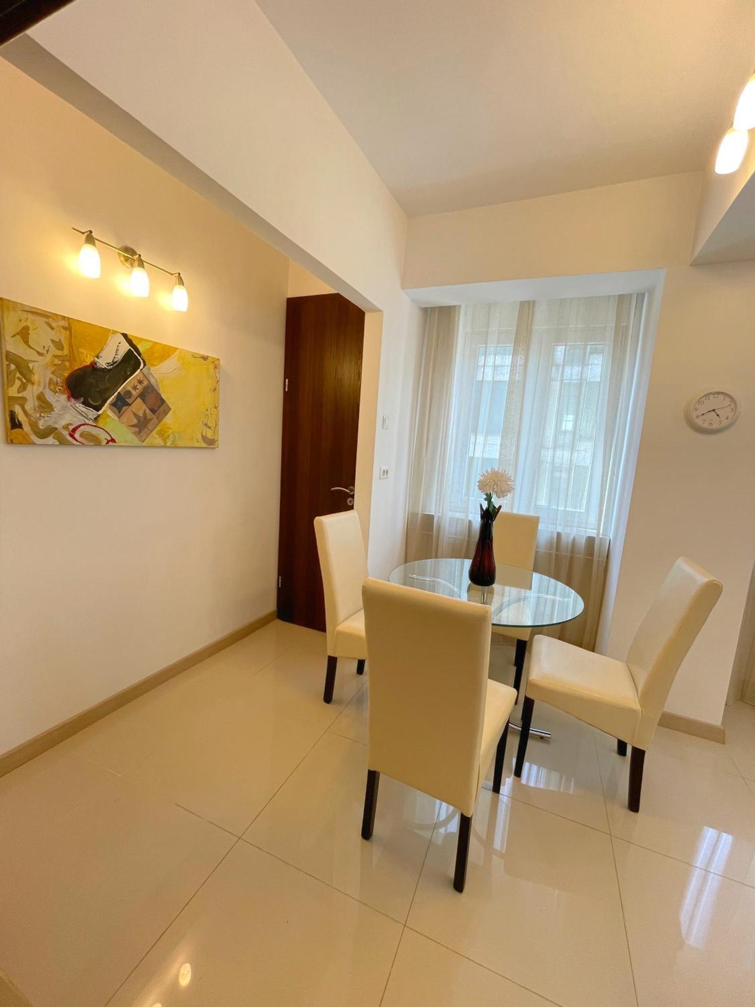 Relax Old Town Apartment Oradea Exterior foto